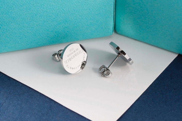 ティファニーアクセサリー背面デザイン